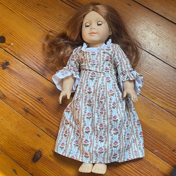 American Girls Felicity doll + outfits and books - Picture 2 of 8